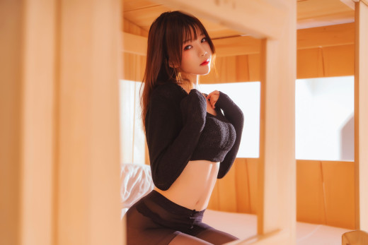 1704324 (a): :2698x1800